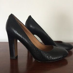 COACH Sue Printed Snakeskin Black Pumps Leather